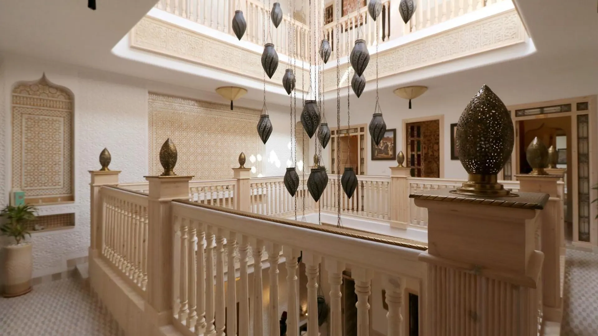 מרקש Riad Wazani Square & Spa לינה וארוחת בוקר