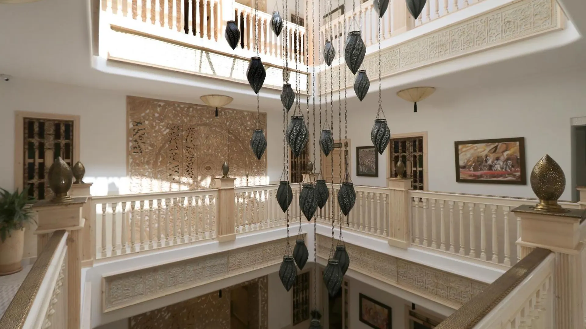 מרקש Riad Wazani Square & Spa לינה וארוחת בוקר