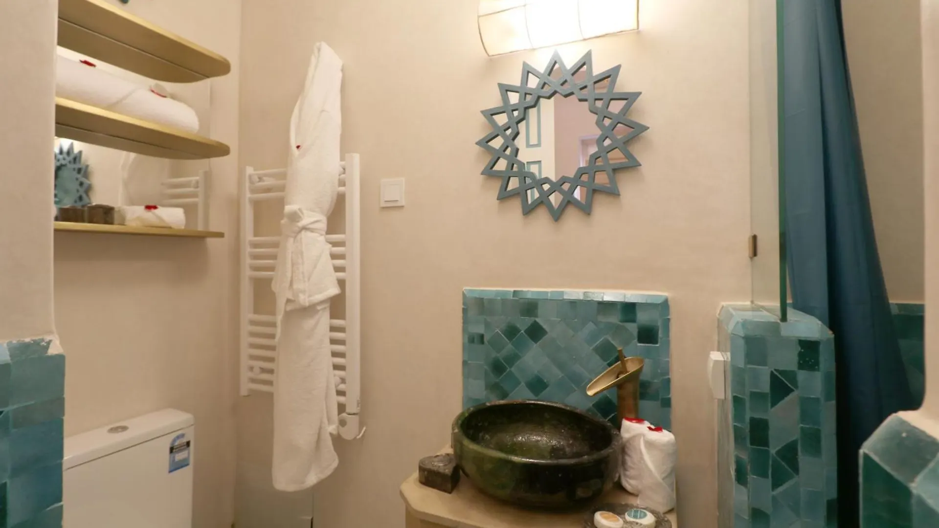 מרקש Riad Wazani Square & Spa 3*,