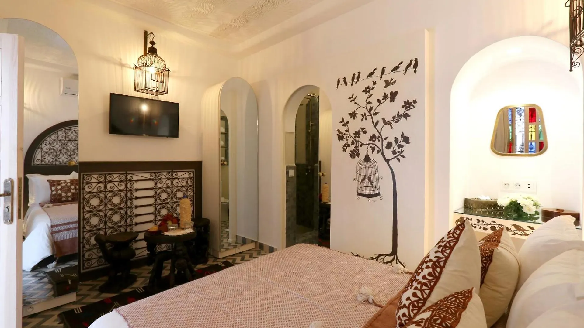 לינה וארוחת בוקר מרקש Riad Wazani Square & Spa