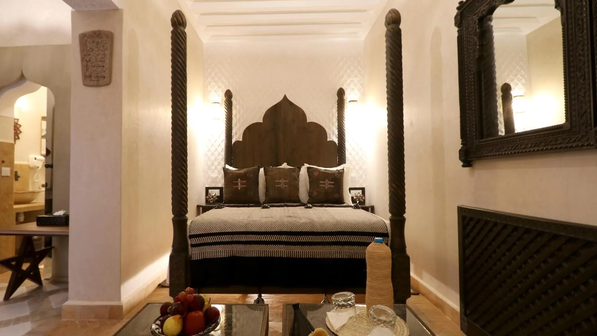 מרקש Riad Wazani Square & Spa 3*,